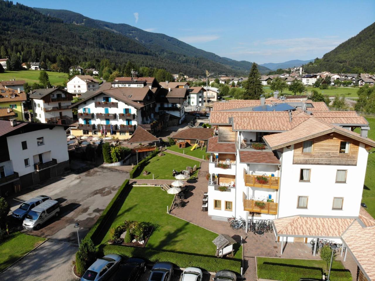 Hotel Nele Ziano Di Fiemme Exterior photo